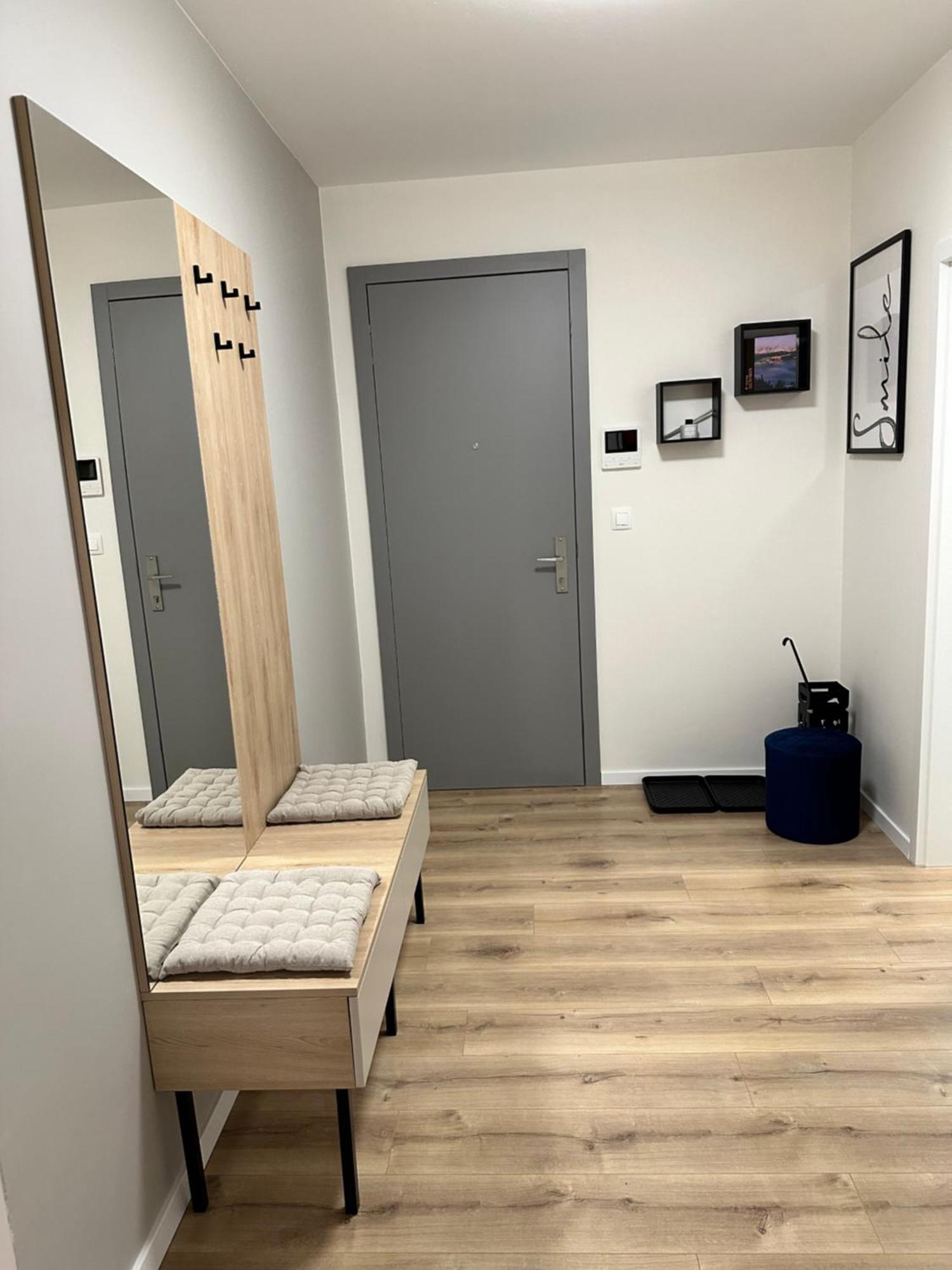 Trenčín Trendy Apartment מראה חיצוני תמונה