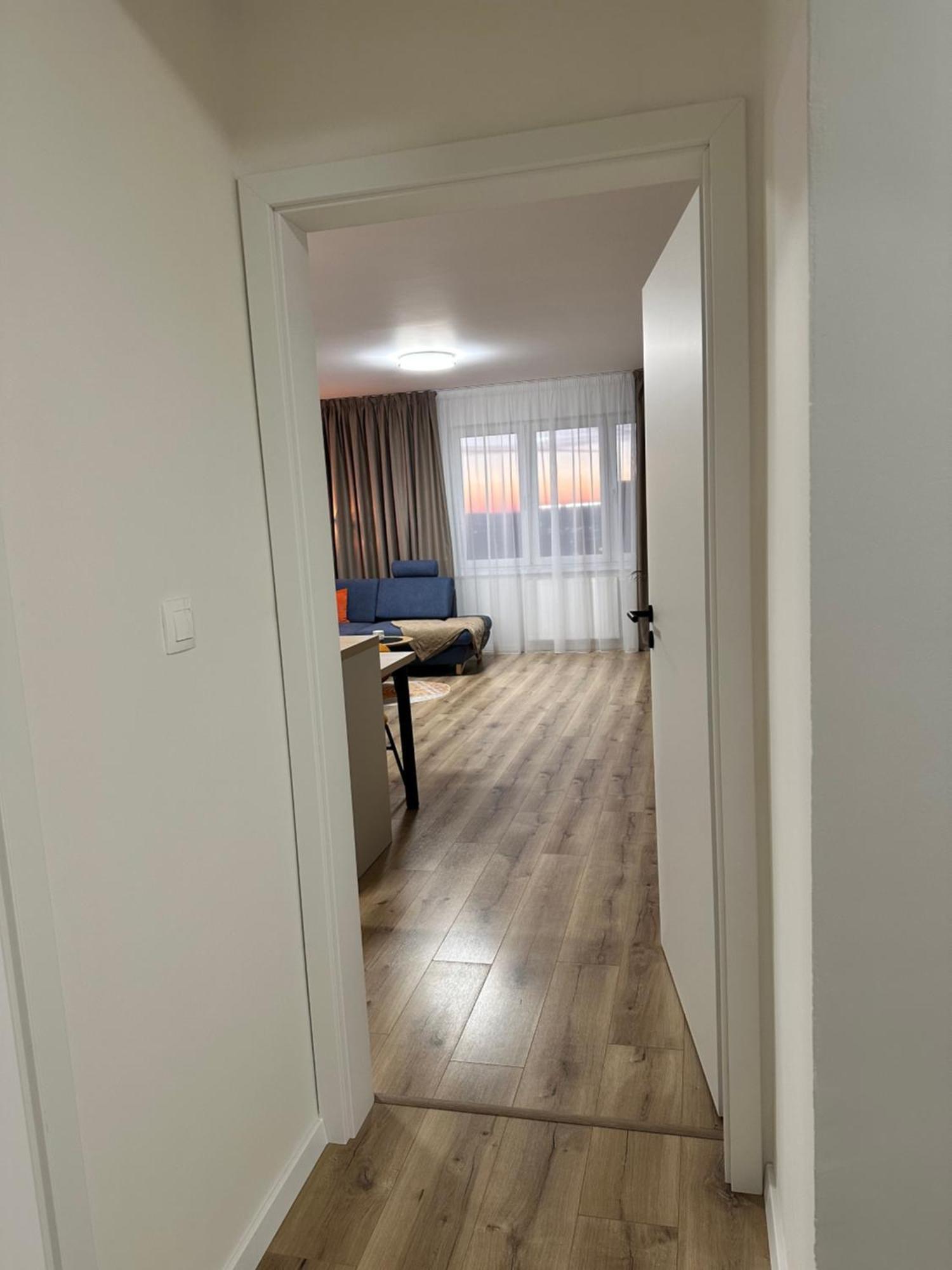 Trenčín Trendy Apartment מראה חיצוני תמונה